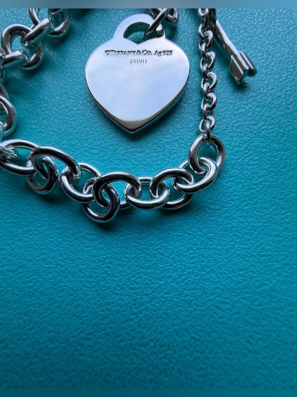 Tiffany & Co. Return To Tiffany Lovestruck Bracelet in sterling silver . - Picture 4 of 6